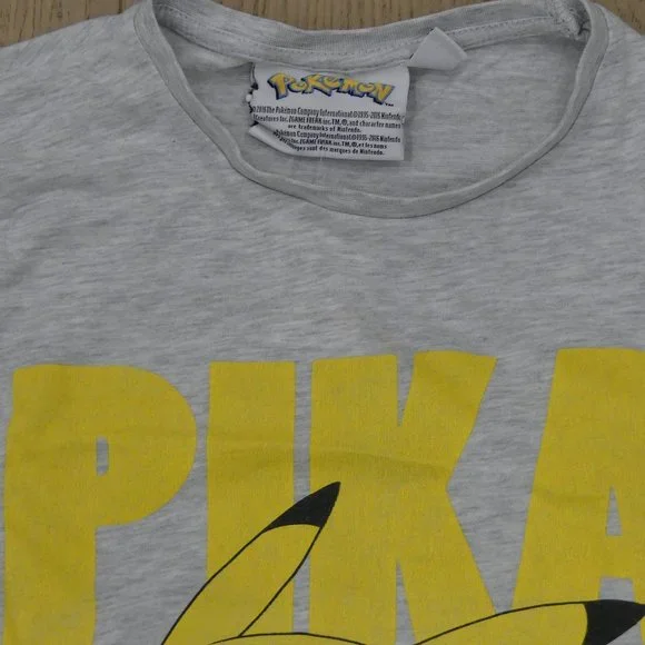 Pokemon 2016 Bioworld Europe Pikachu Pika Grey Small T-Shirt - Picture 2 of 5